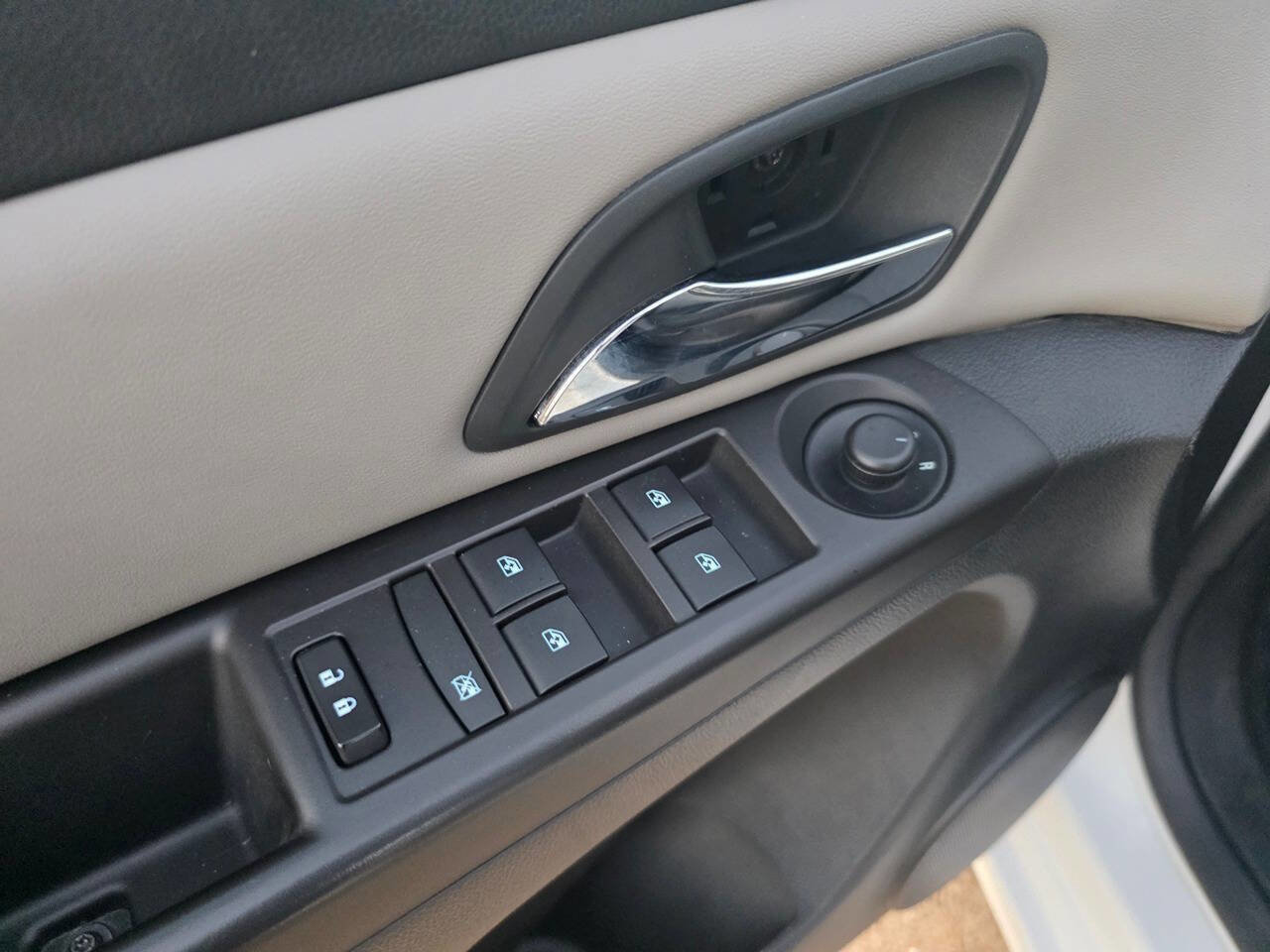 Used 2016 Chevrolet Cruze LS image 13