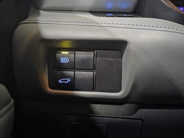 Used 2022 Toyota Highlander XLE image 19