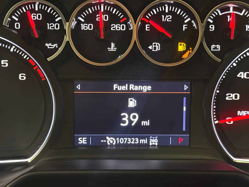 Used 2021 Chevrolet Suburban RST w/ Rear Media and Nav Package AWD/4WD image 23
