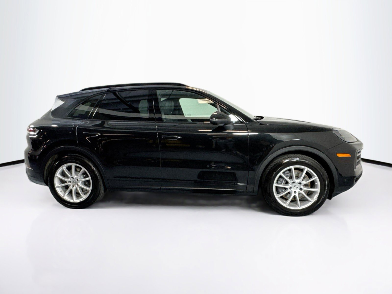 Certified 2025 Porsche Cayenne image 8