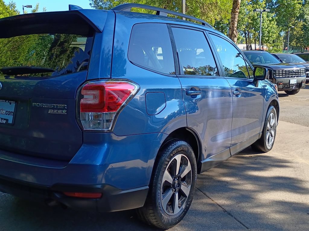 Used 2017 Subaru Forester 2.5i Premium AWD/4WD image 4