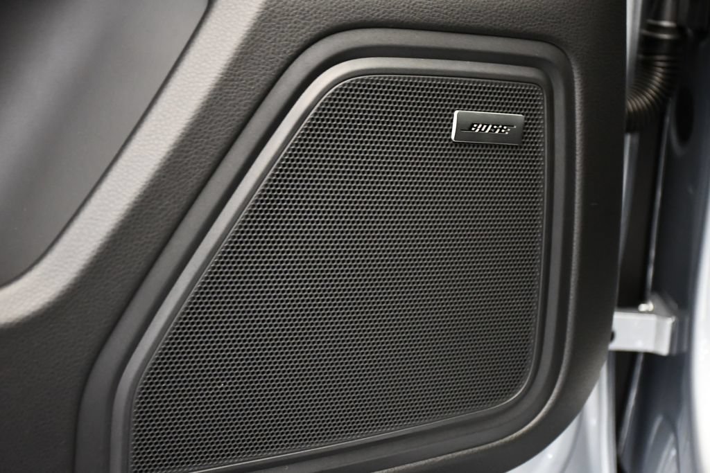 Certified 2026 Porsche Macan Turbo AWD/4WD image 39
