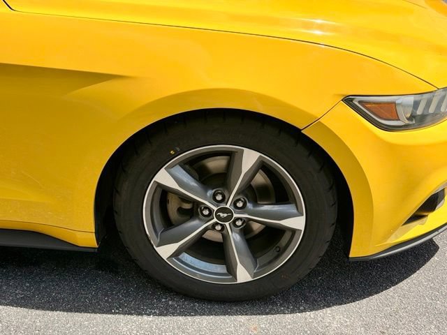 Used 2016 Ford Mustang Convertible w/ Equipment Group 051A RWD image 29