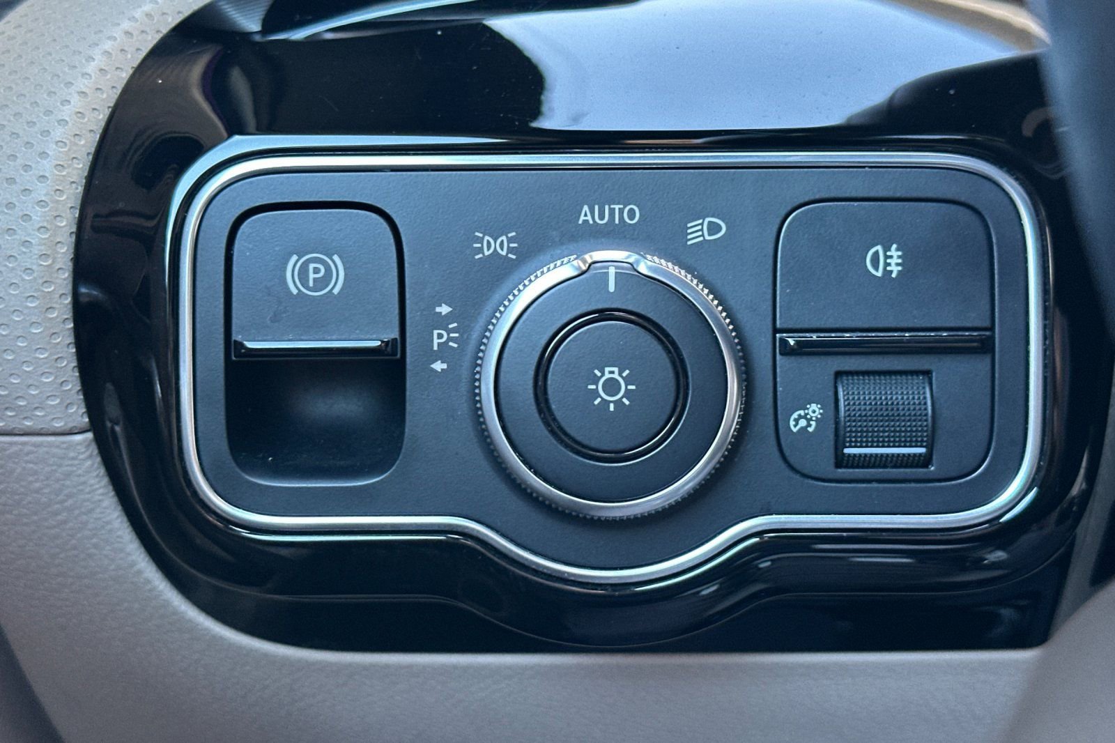 Used 2022 Mercedes-Benz A 220 image 34