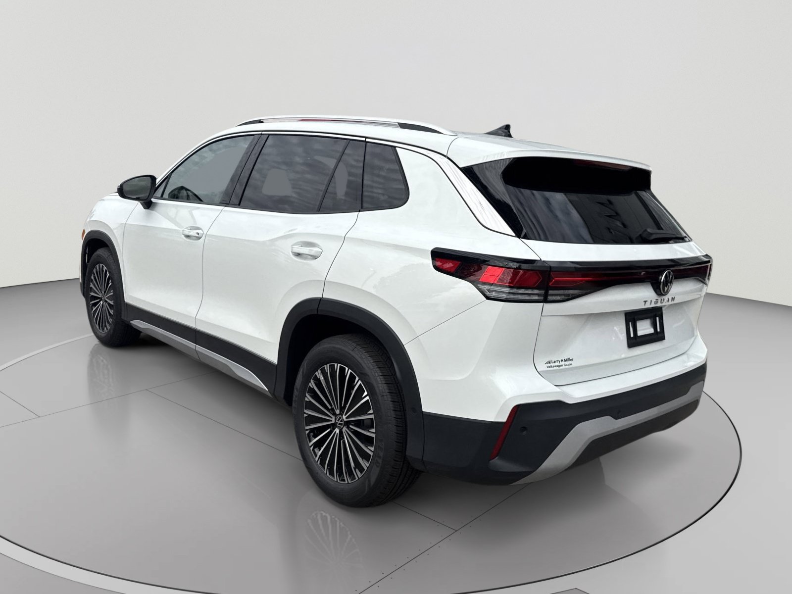 New 2026 Volkswagen Tiguan S FWD image 4