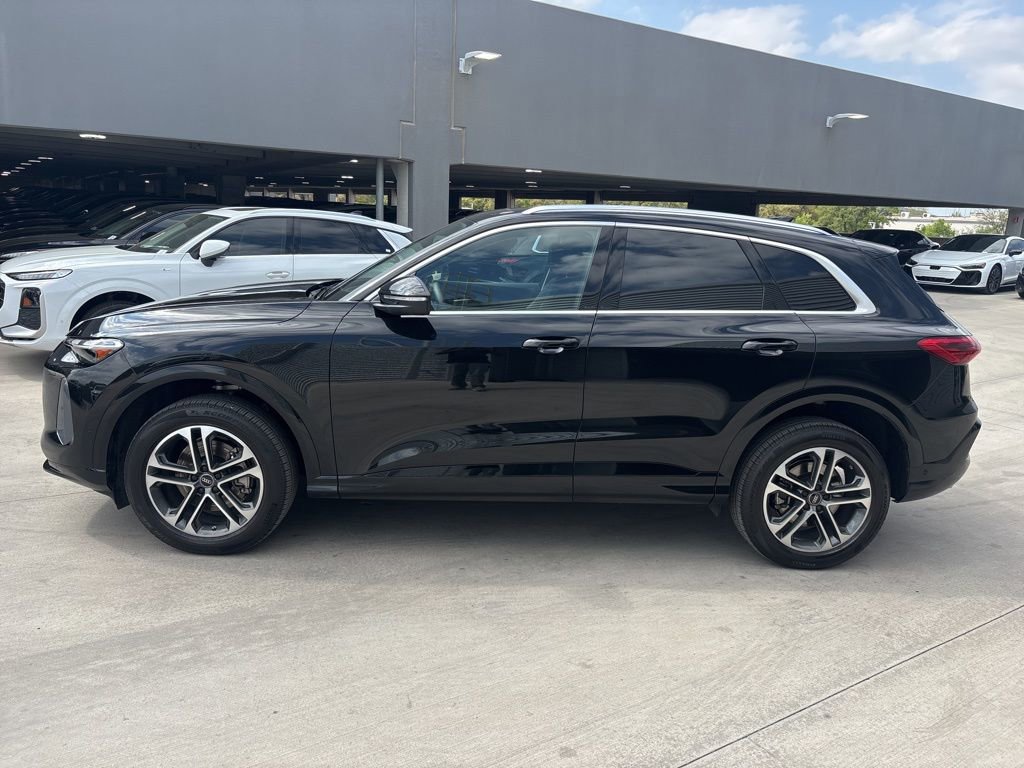 Certified 2025 Audi Q5 Premium w/ Convenience Package image 9