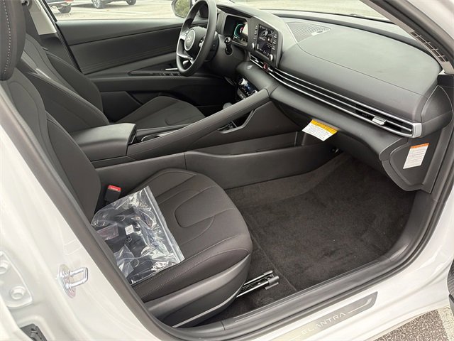 New 2026 Hyundai Elantra Blue image 13