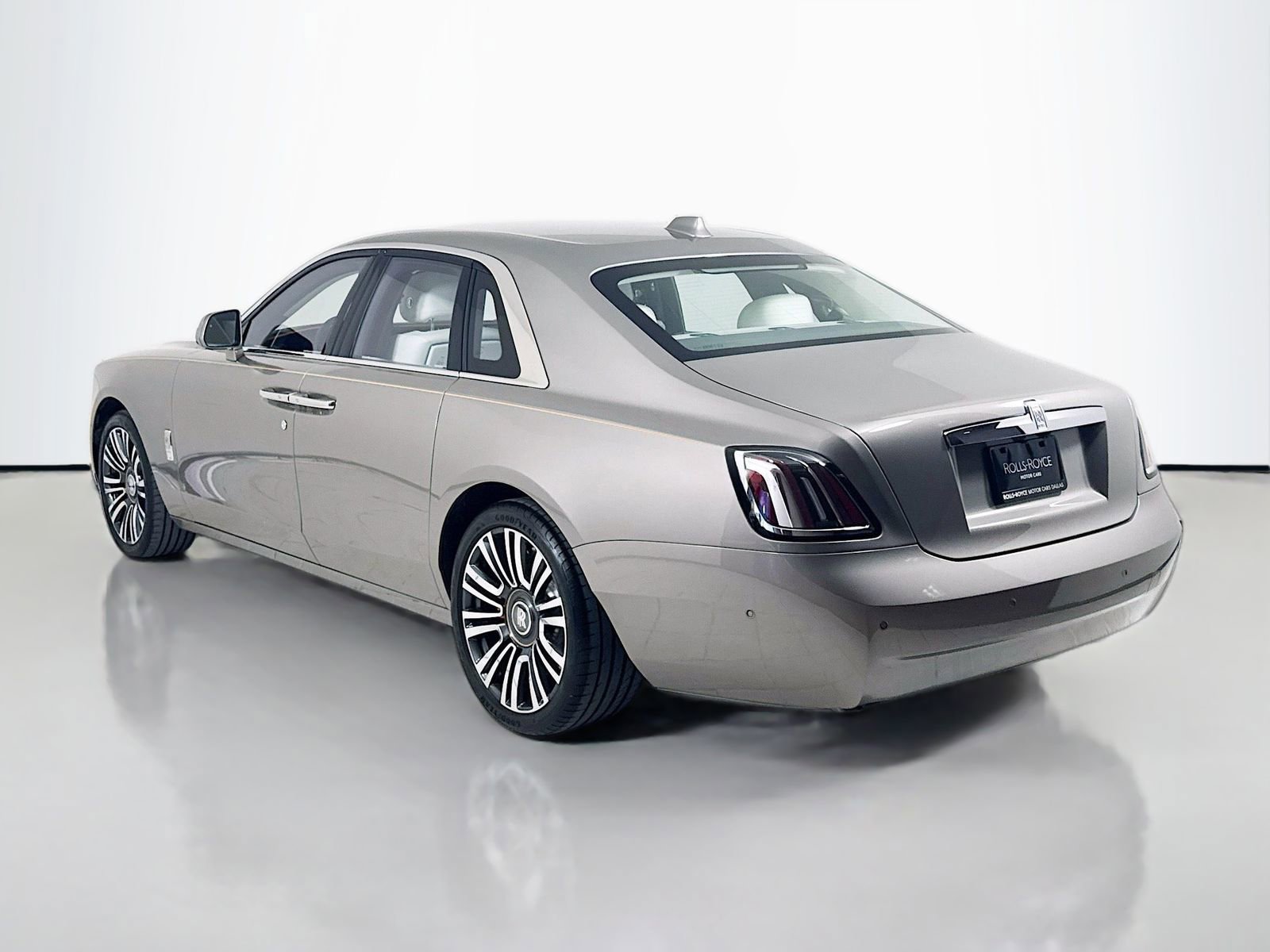 Certified 2025 Rolls-Royce Ghost image 5