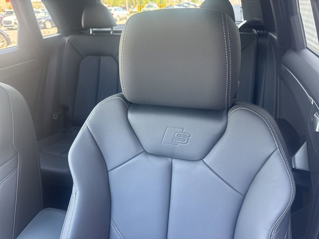 Certified 2025 Audi Q3 2.0T Premium w/ Convenience Package AWD/4WD image 25