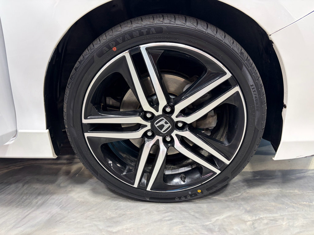 Used 2016 Honda Accord Touring image 32