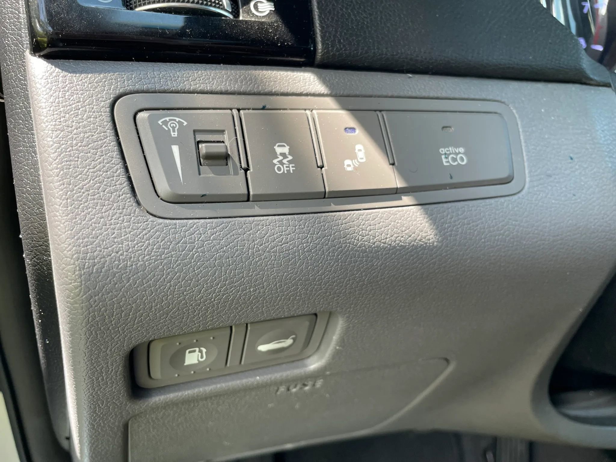 Used 2014 Hyundai Sonata Limited w/ Technology Package 05 FWD image 22