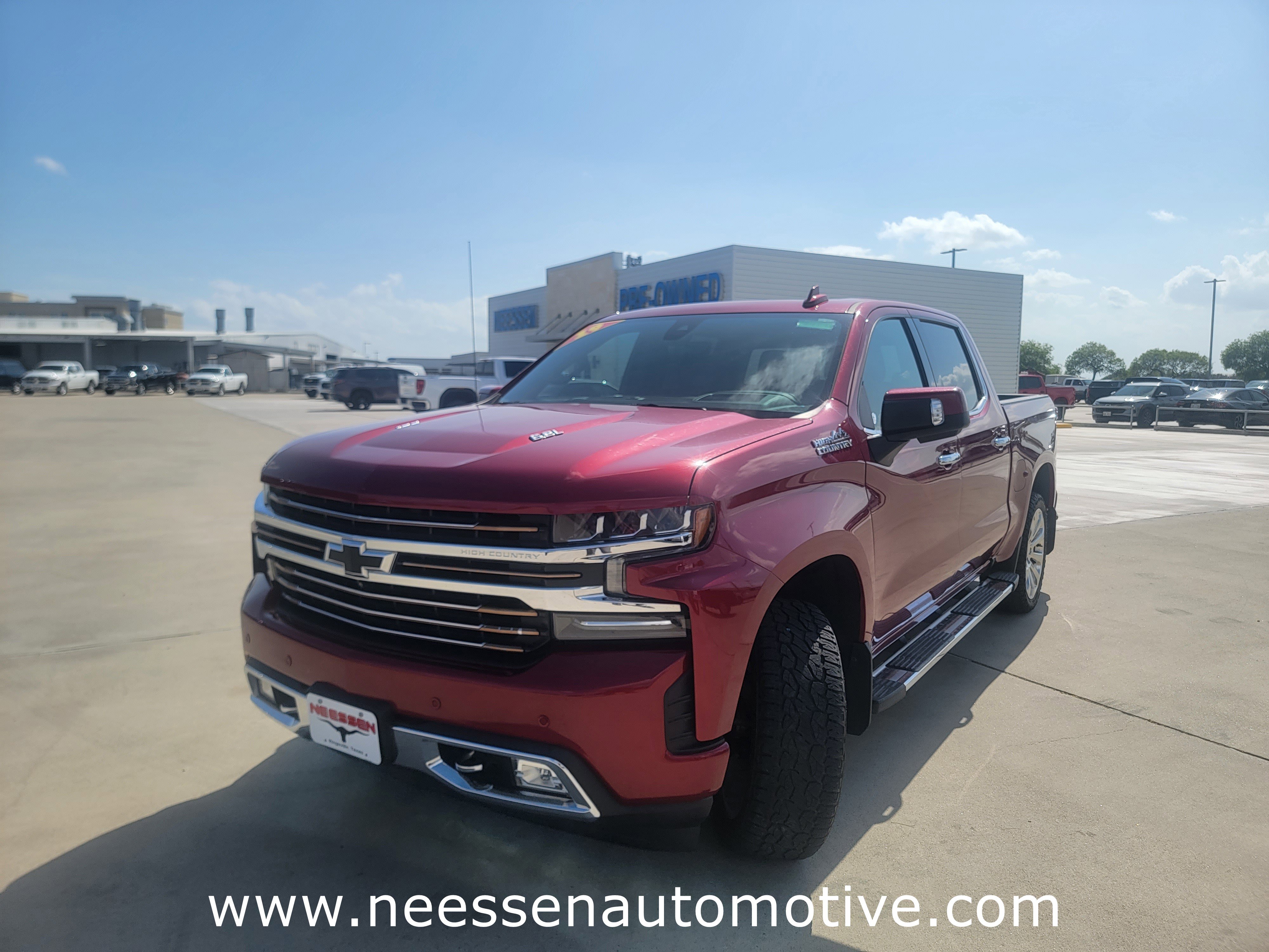 Used 2019 Chevrolet Silverado 1500 High Country w/ Technology Package image 3