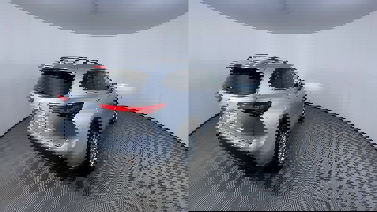 Used 2023 Toyota Highlander Limited image 8