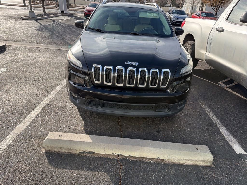 Used 2016 Jeep Cherokee Latitude w/ Comfort & Sound Group image 2