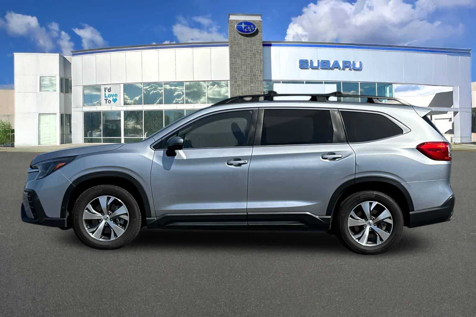 Used 2023 Subaru Ascent Premium w/ Convenience Package AWD/4WD image 9