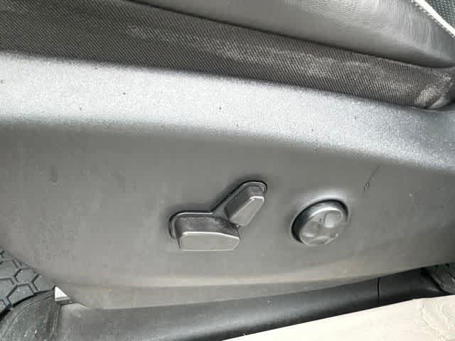 Used 2022 Chrysler Pacifica Limited FWD image 8