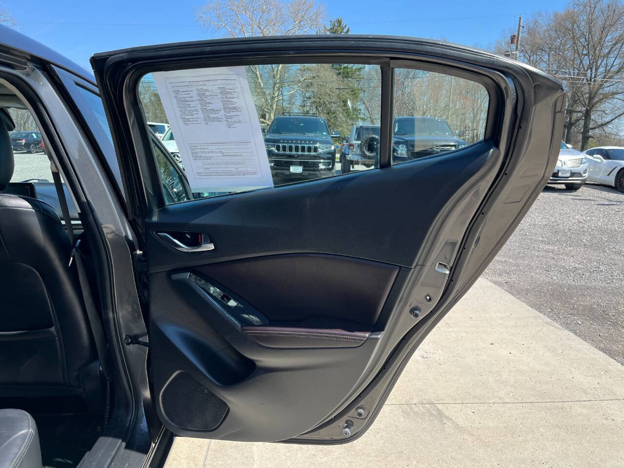 Used 2018 MAZDA MAZDA3 Touring FWD image 11