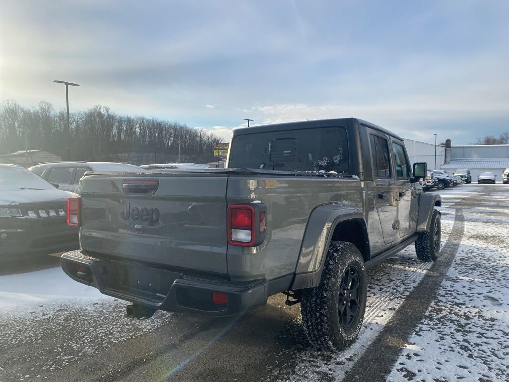 Used 2022 Jeep Gladiator Willys image 2