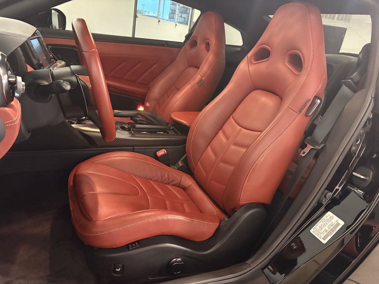 Used 2024 Nissan GT-R Premium w/ Premium Interior Package AWD/4WD image 18