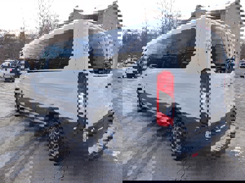 Used 2015 Ford Transit 350 XL image 5