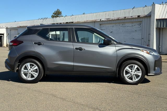 Certified 2025 Nissan Kicks Play S FWD image 3