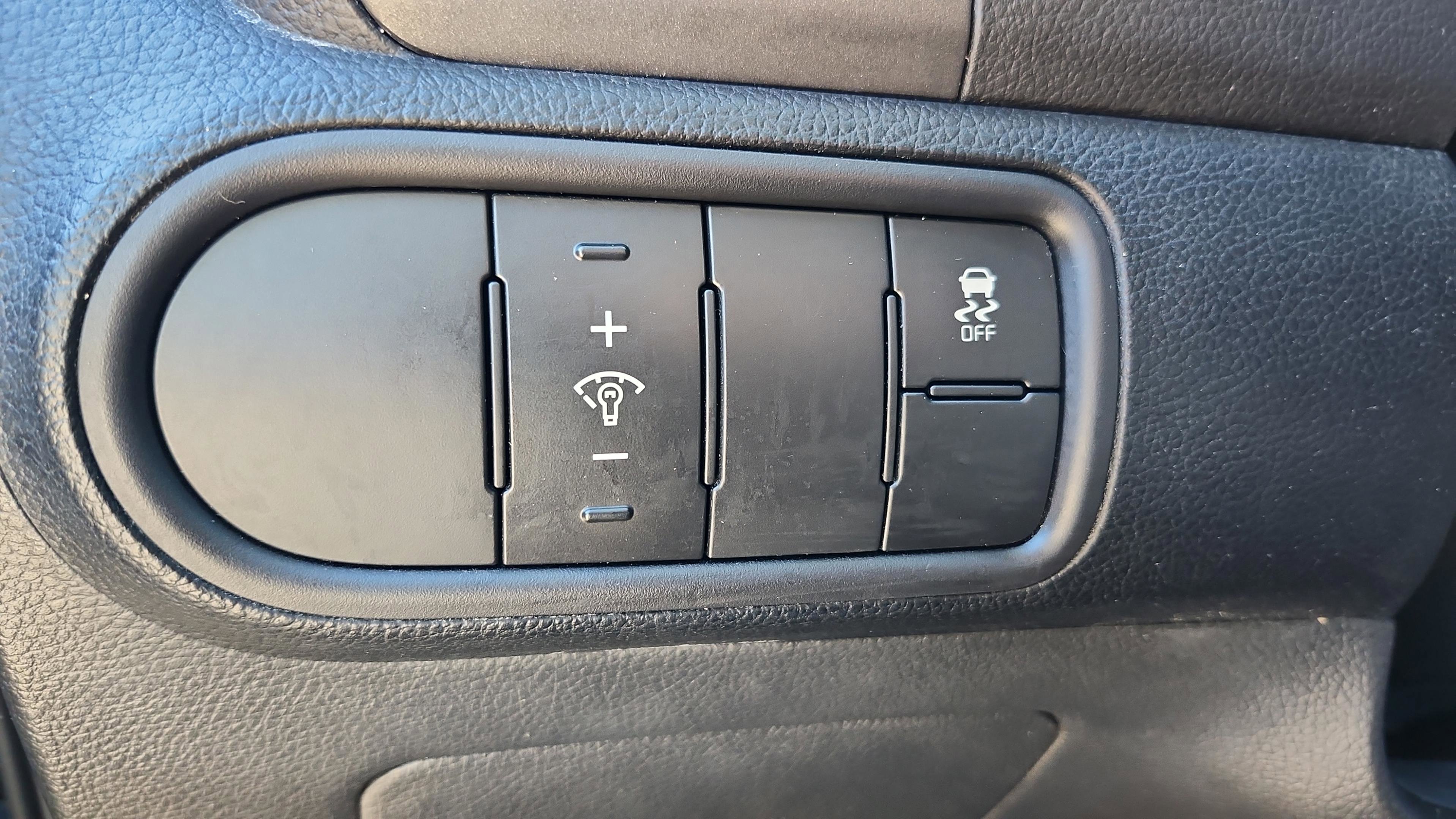 Used 2017 Kia Forte LX image 32