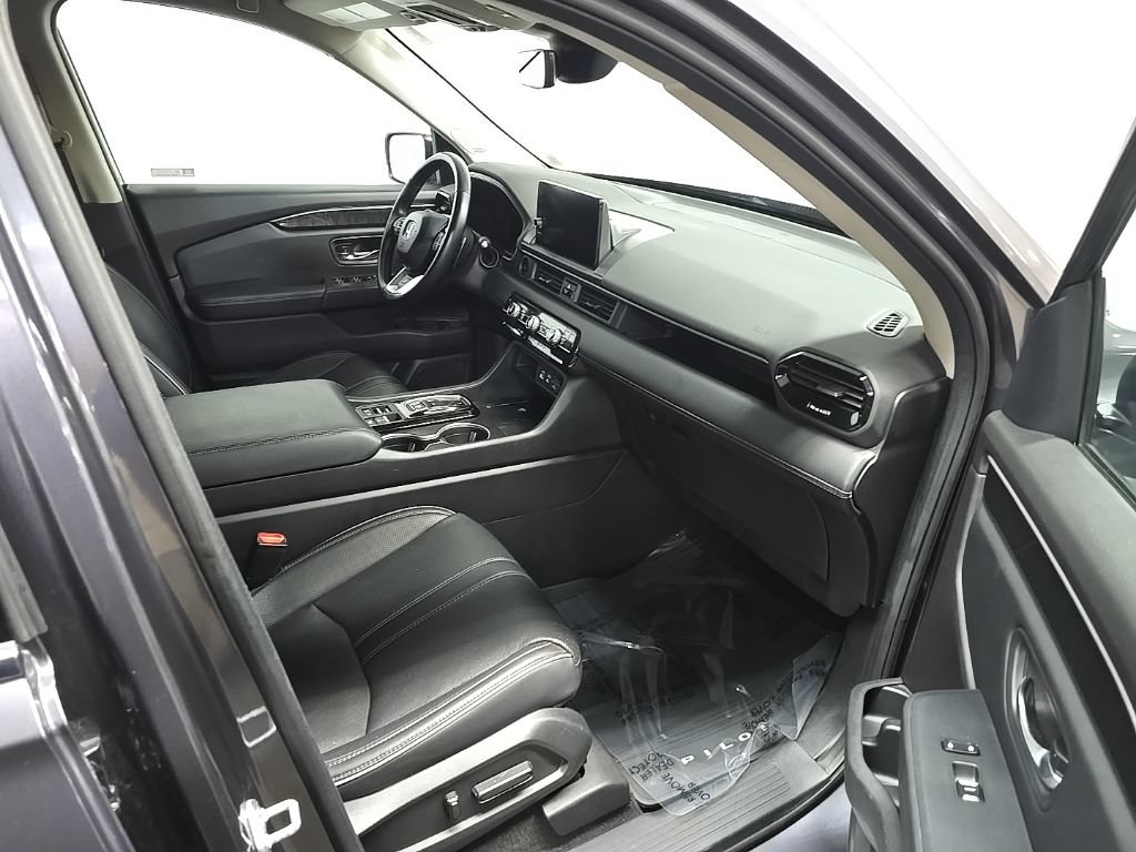 Used 2023 Honda Pilot Elite image 16