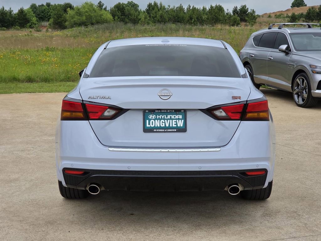 Used 2023 Nissan Altima 2.5 SR w/ SR Premium Package FWD image 5