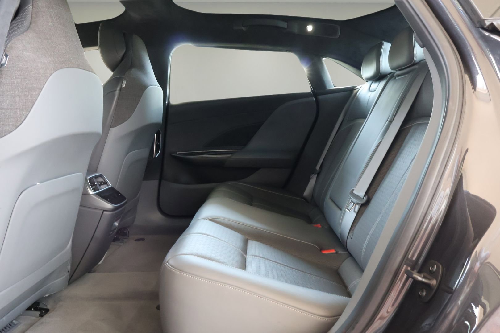 Used 2022 Lucid Air Grand Touring image 14
