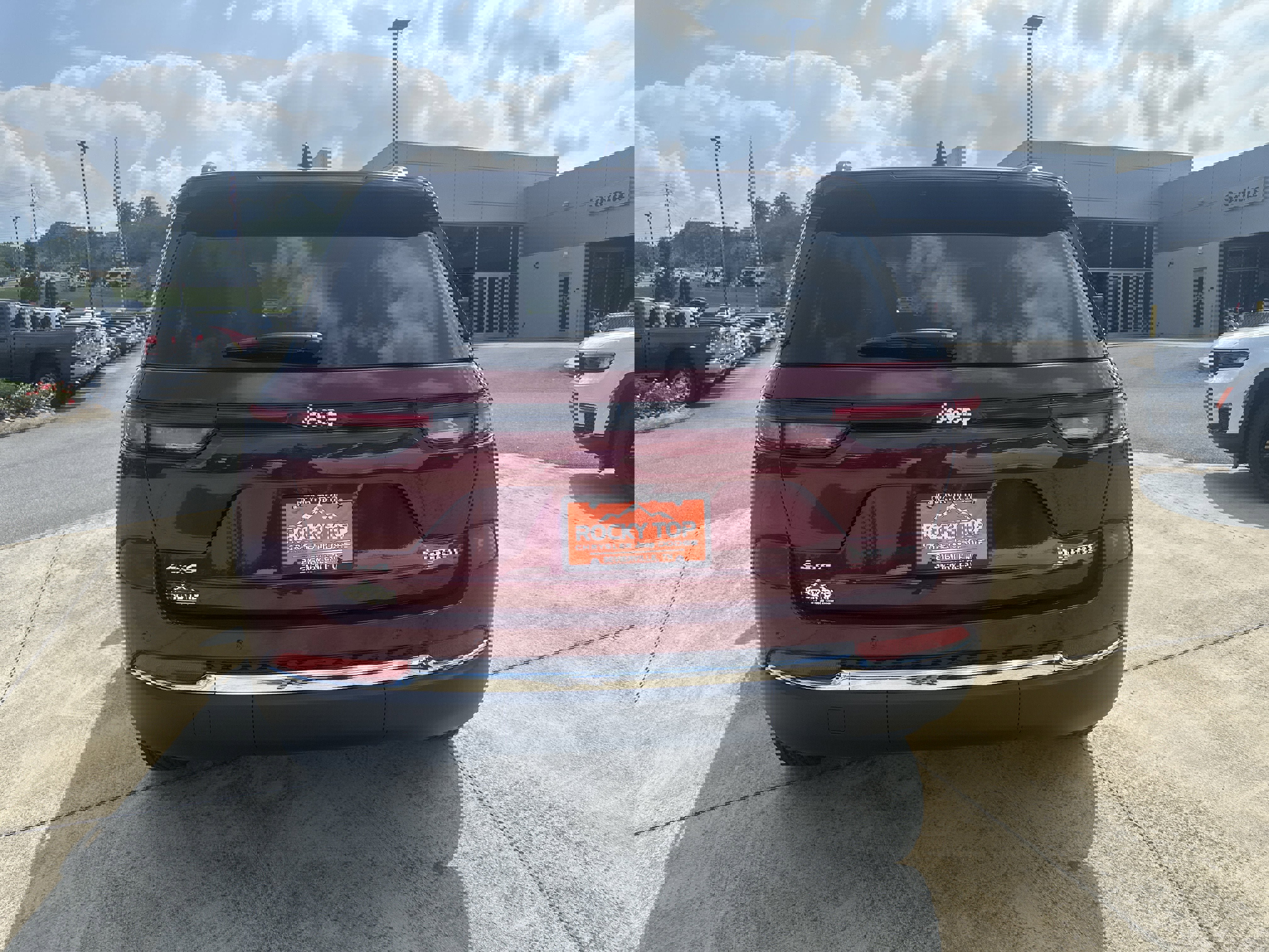 New 2025 Jeep Grand Cherokee Laredo X w/ Luxury Tech Group I image 8