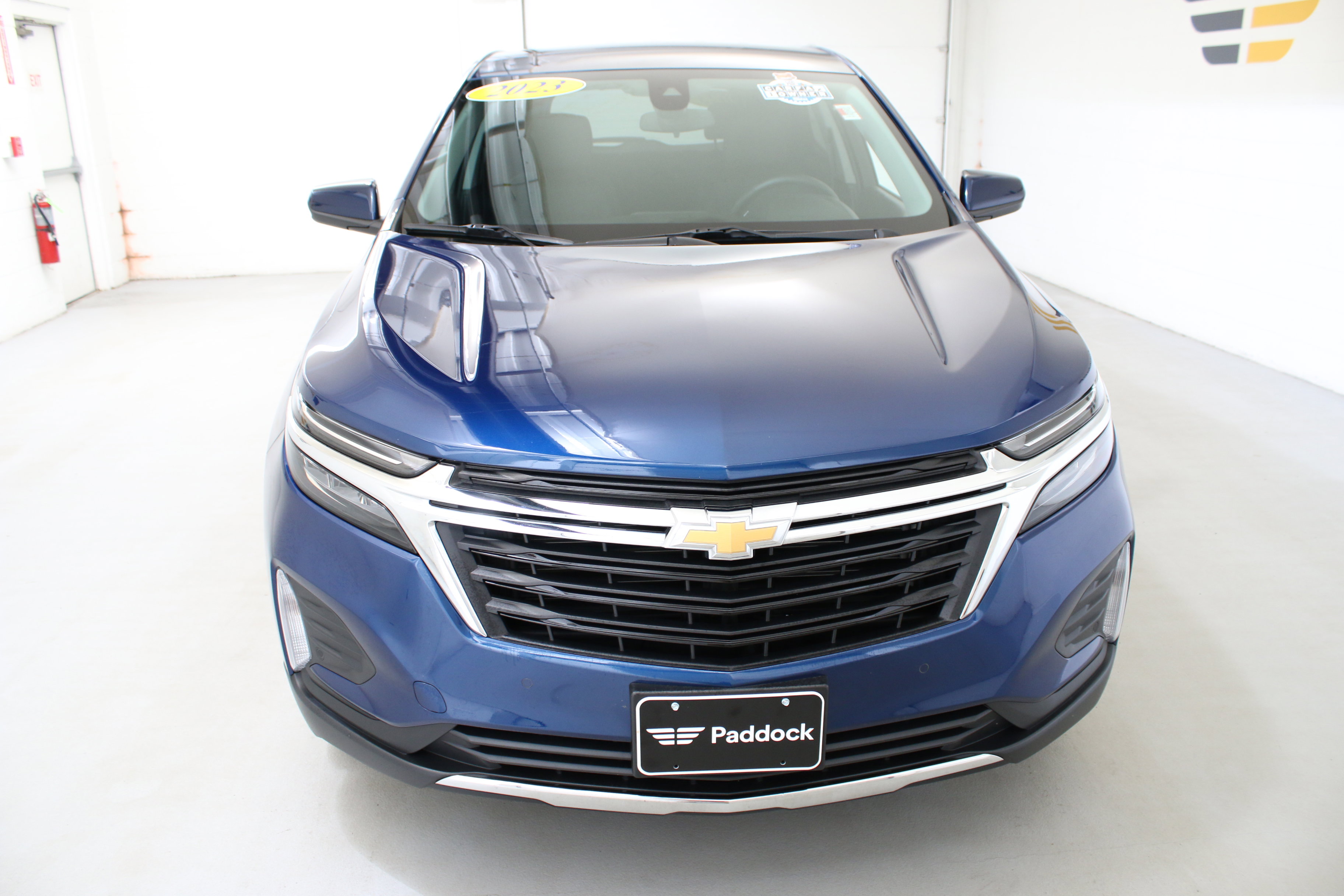 Used 2023 Chevrolet Equinox LT FWD image 2
