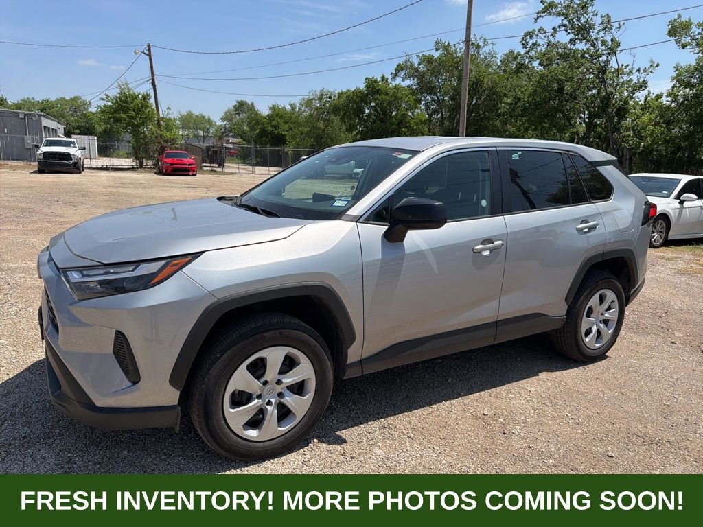 Used 2025 Toyota RAV4 LE image 3