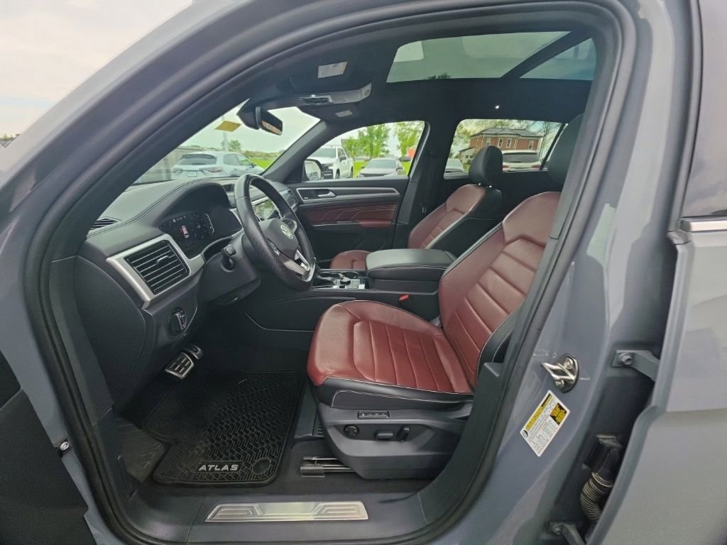 Used 2023 Volkswagen Atlas Cross Sport SEL Premium R-Line AWD/4WD image 13