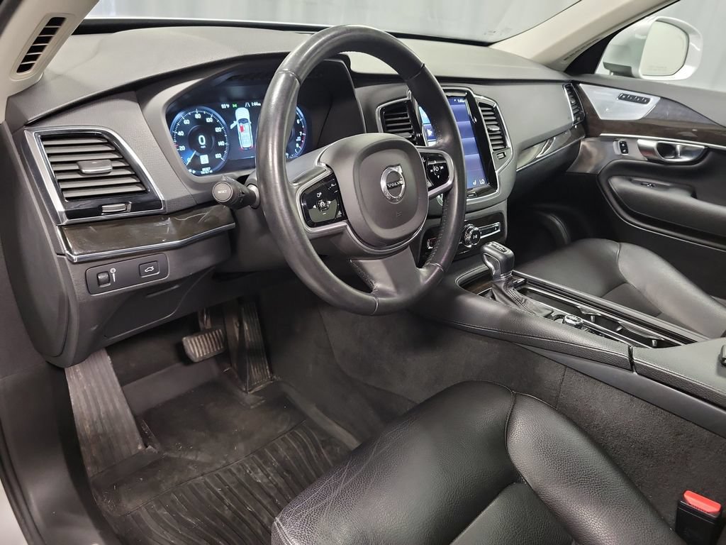 Used 2018 Volvo XC90 T6 Momentum w/ Convenience Package AWD/4WD image 17