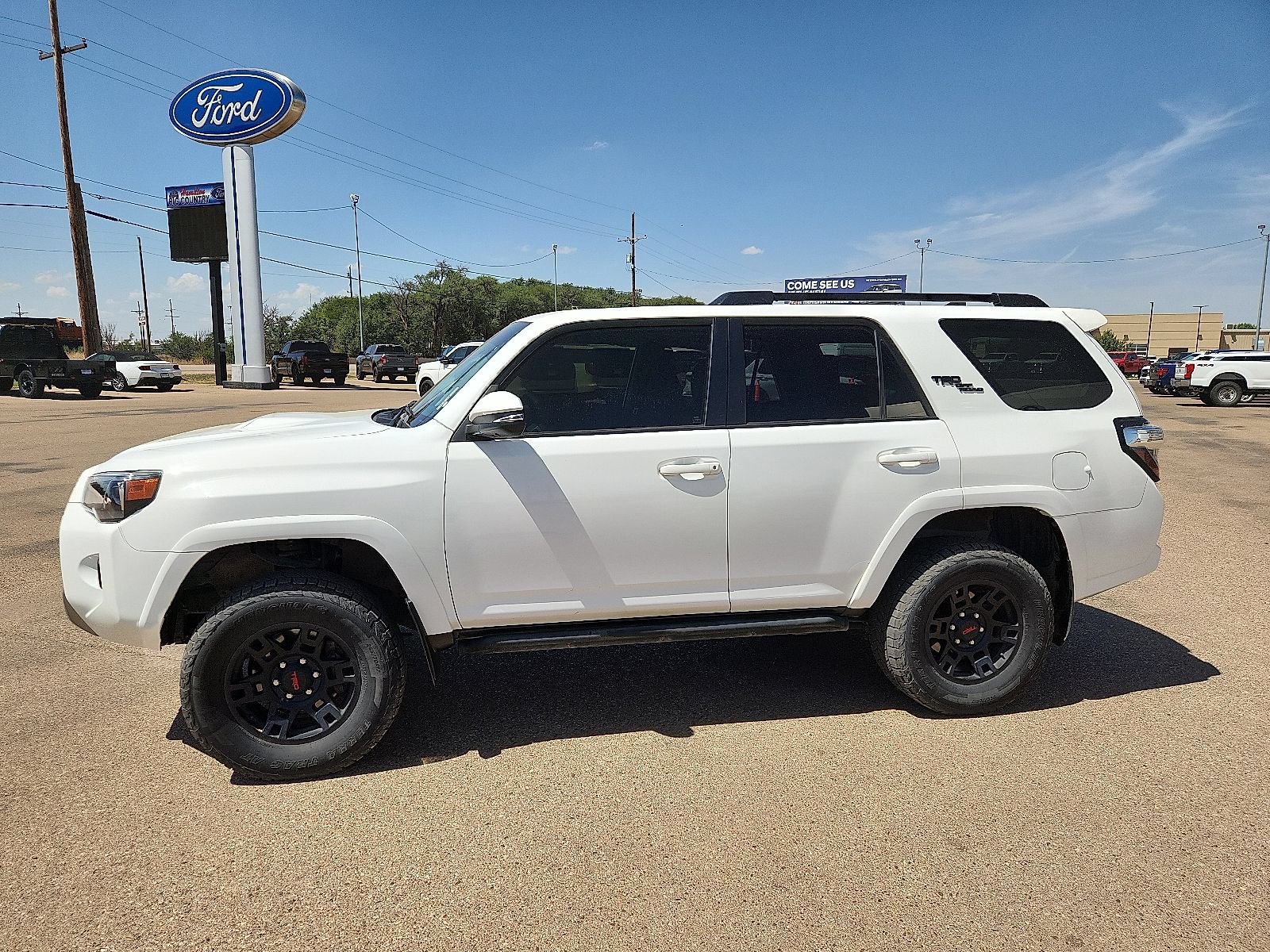 Used 2022 Toyota 4Runner TRD Off-Road Premium AWD/4WD image 2