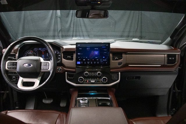 Used 2022 Ford Expedition Limited image 24