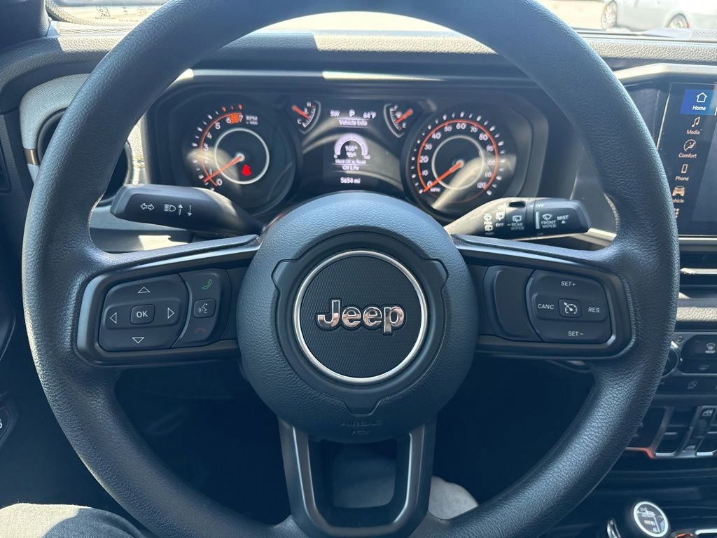 Used 2025 Jeep Wrangler Unlimited Sport AWD/4WD image 17