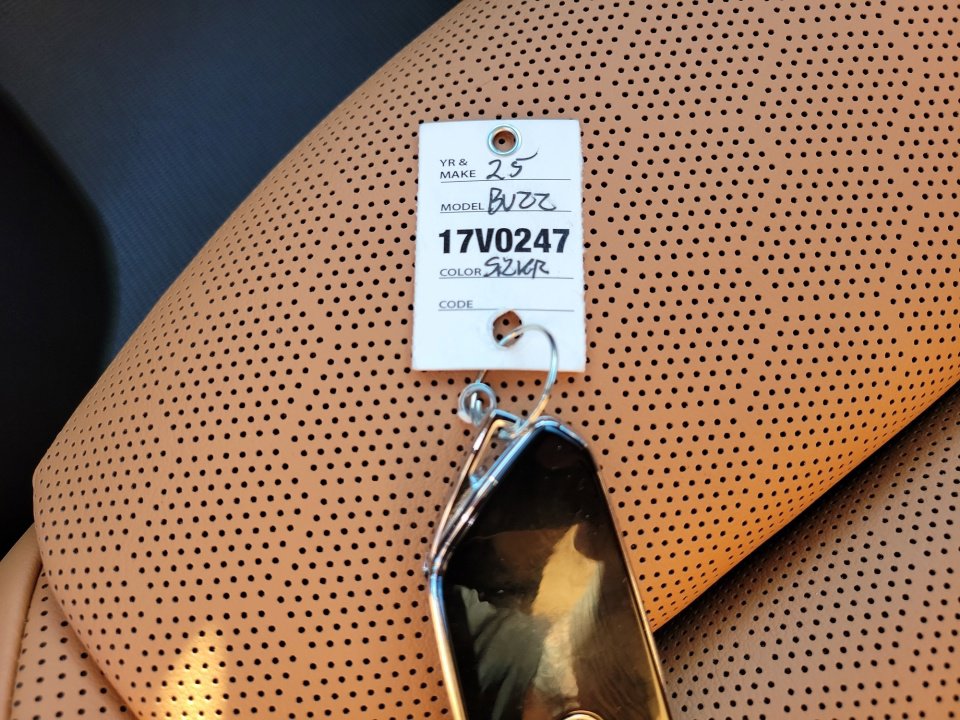 New 2025 Volkswagen ID. Buzz Pro S image 32