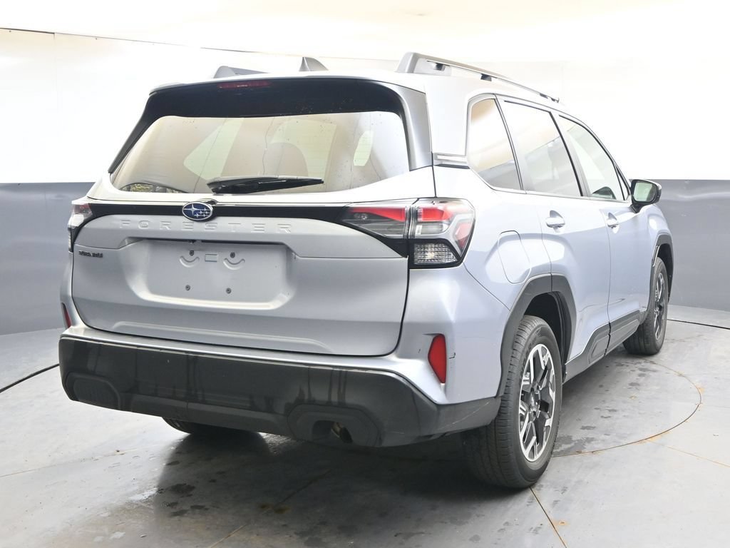 Certified 2025 Subaru Forester Premium AWD/4WD image 5