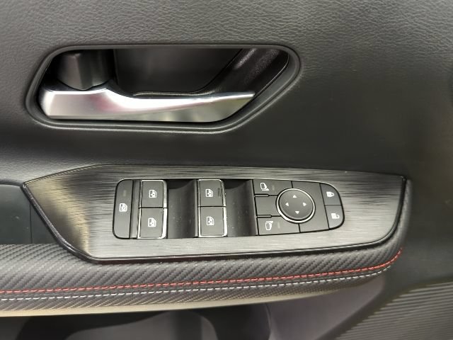 Used 2025 Nissan Kicks SR FWD image 26