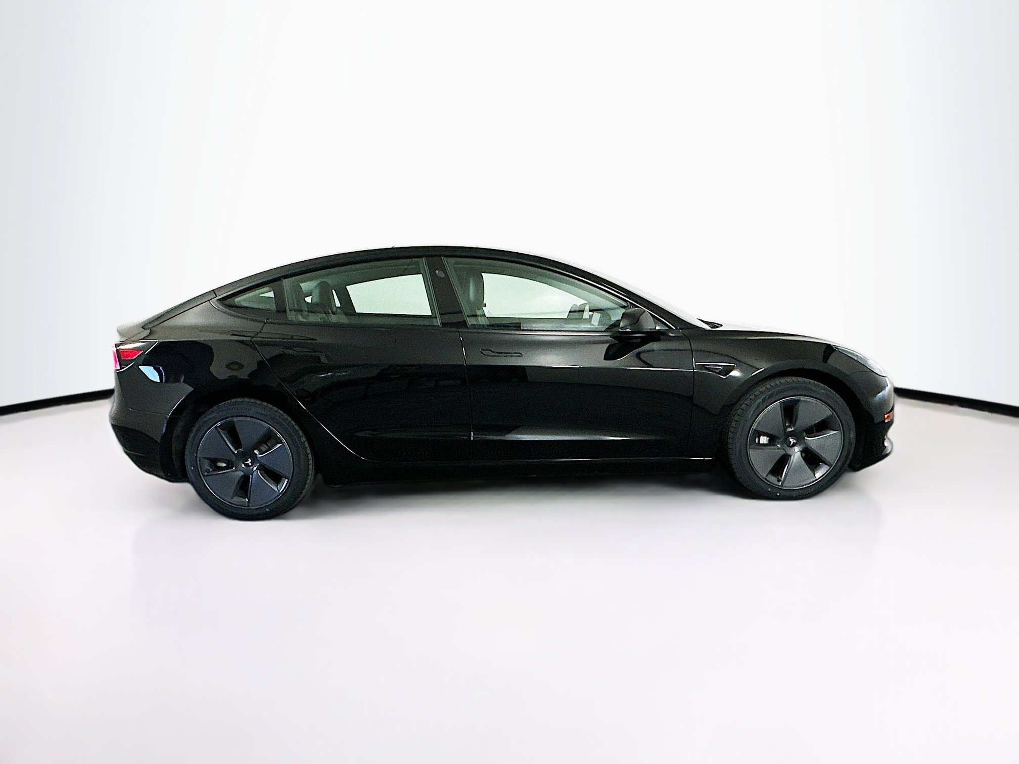 Used 2023 Tesla Model 3 Standard Range image 10