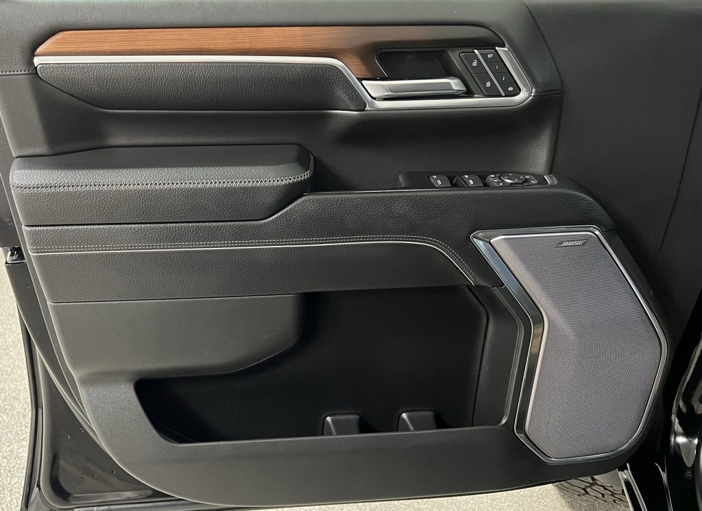 Used 2024 GMC Sierra 3500 Denali w/ Denali Reserve Package image 28