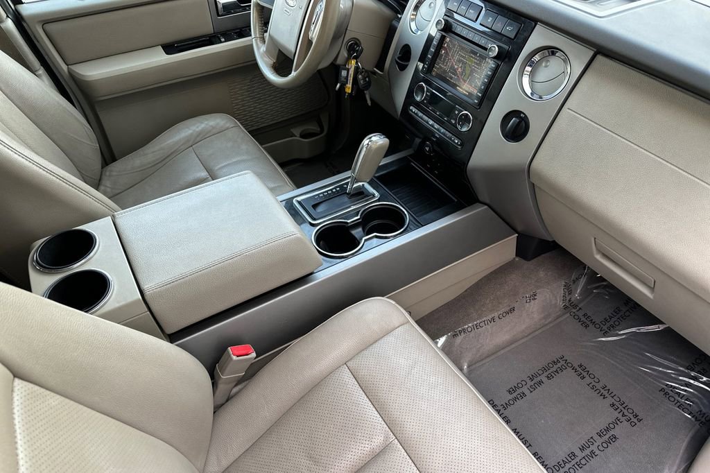 Used 2013 Ford Expedition Limited RWD image 19