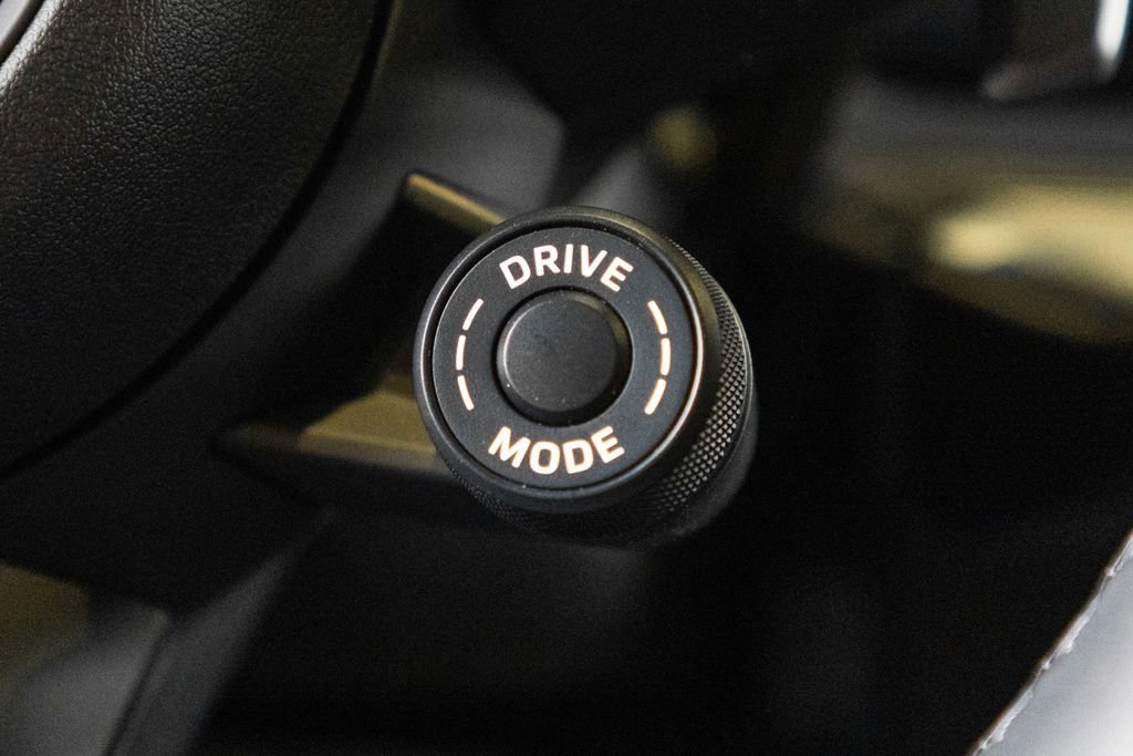 Certified 2025 Porsche Cayenne Coupe image 34