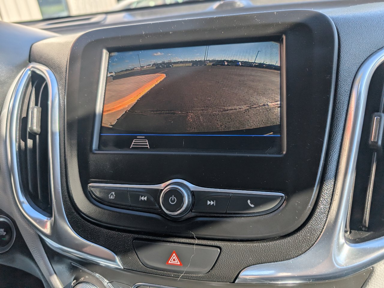 Used 2021 Chevrolet Equinox LS image 21