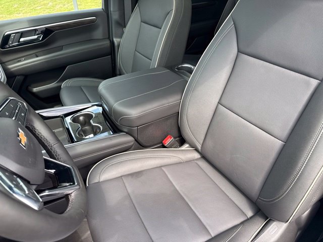 New 2026 Chevrolet Suburban Premier w/ Sun And Tow Package AWD/4WD image 19
