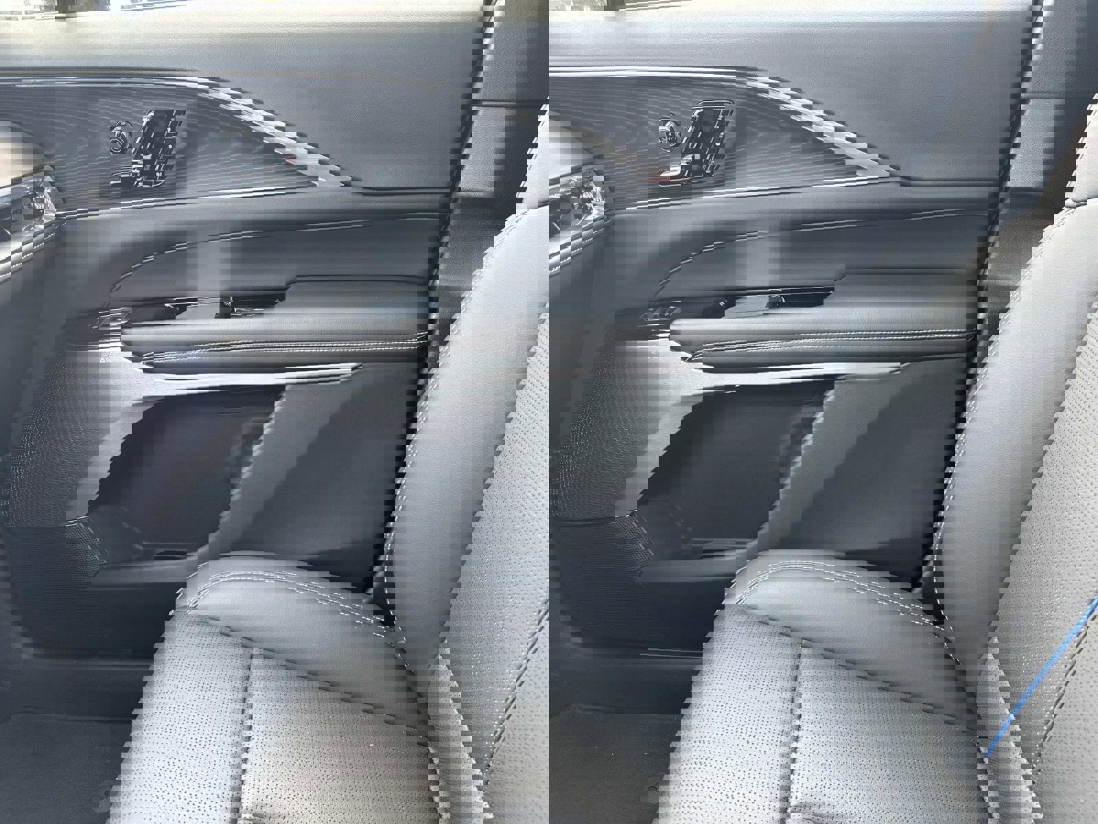 Used 2024 Cadillac Lyriq Sport image 22