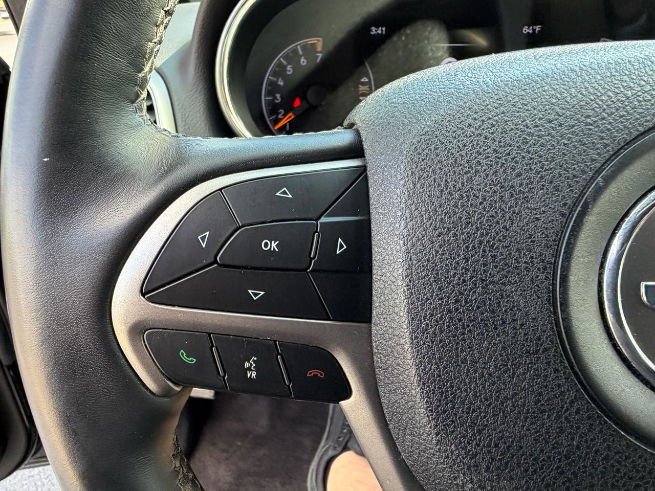 Used 2018 Jeep Grand Cherokee Altitude AWD/4WD image 17