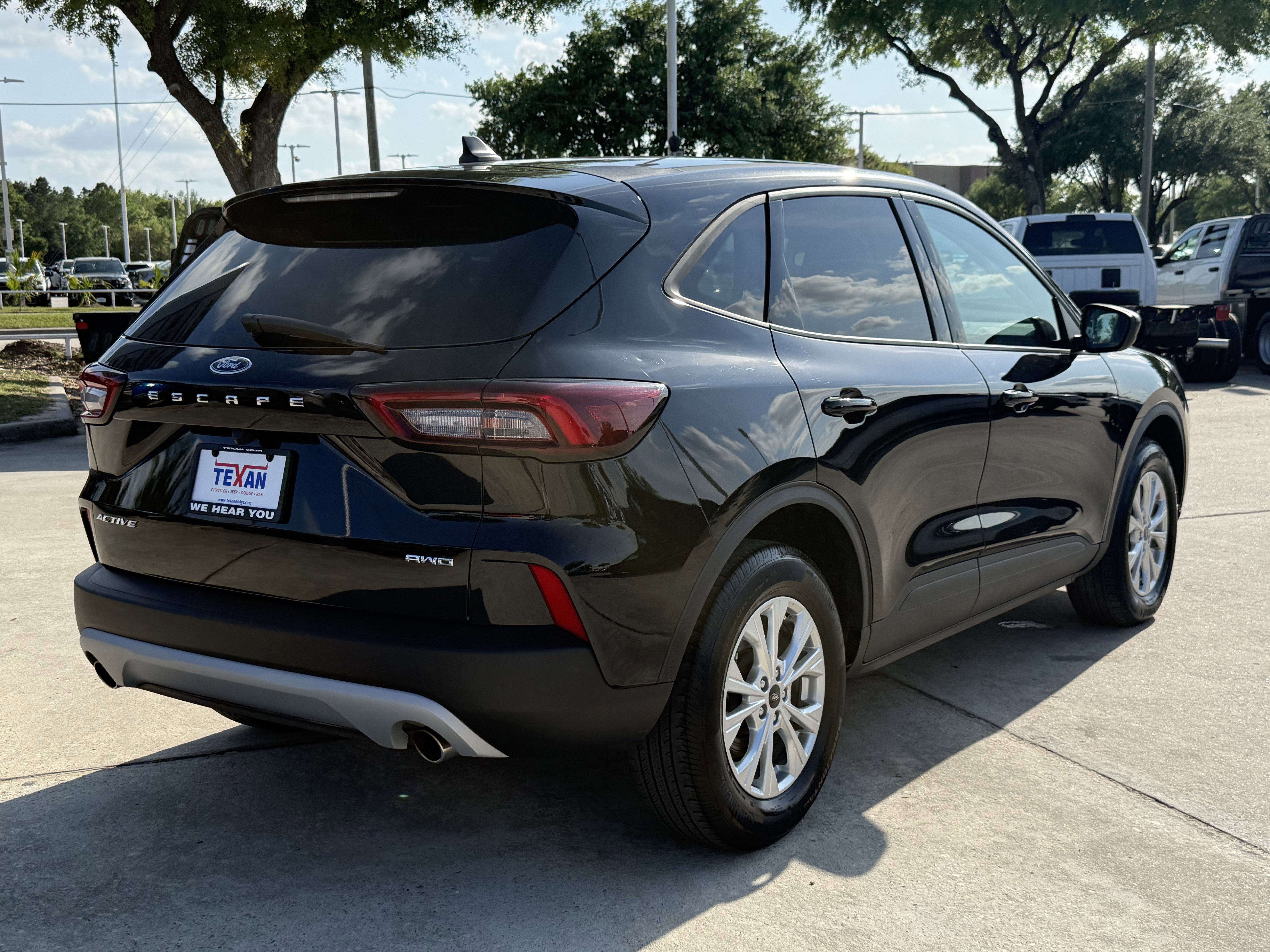 Used 2025 Ford Escape Active image 5