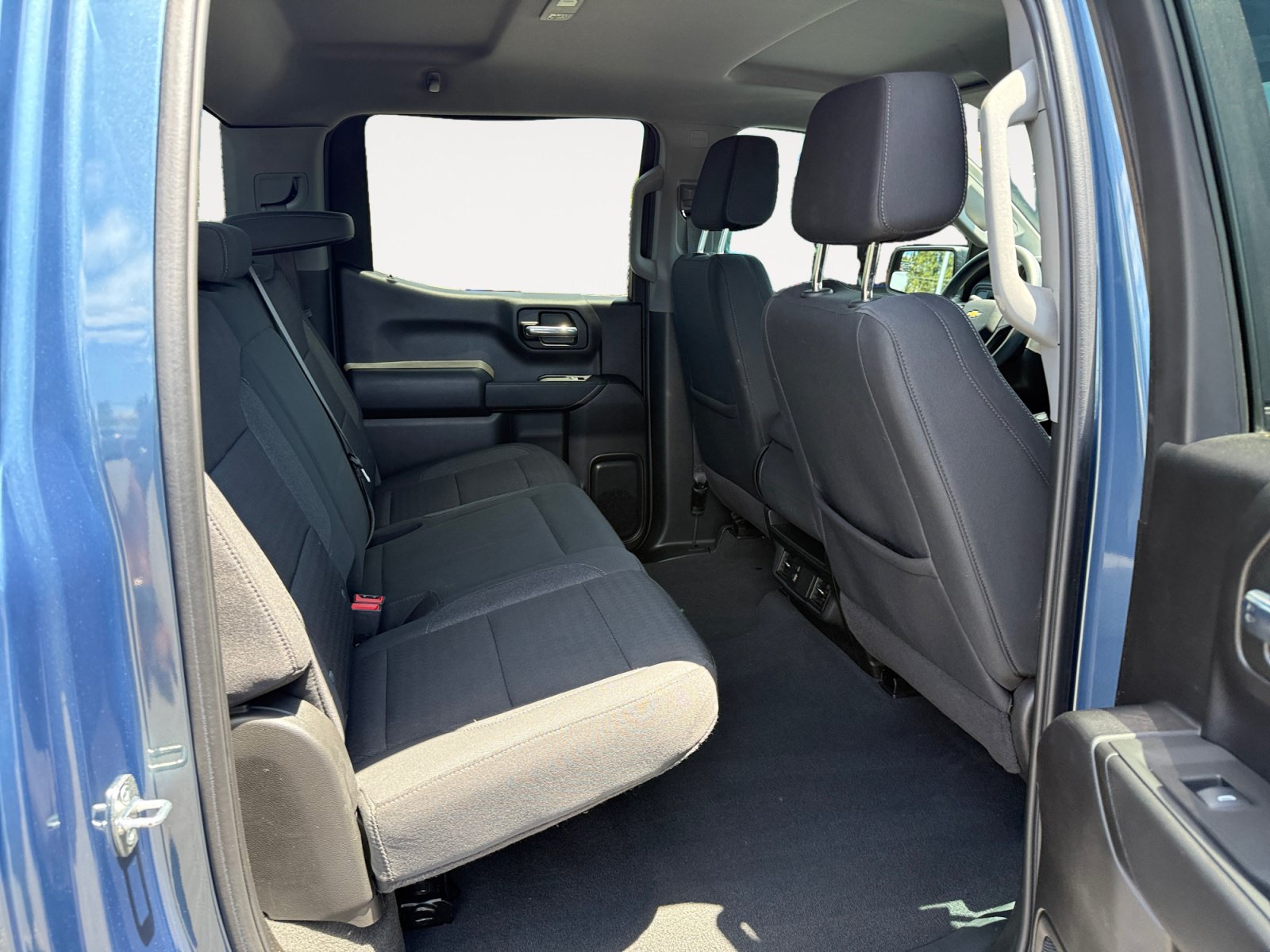 Used 2024 Chevrolet Silverado 1500 Custom w/ LPO, Dark Essentials Package RWD image 18